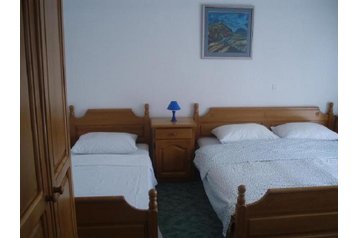 Сімейний пансіонат Starigrad Paklenica 3